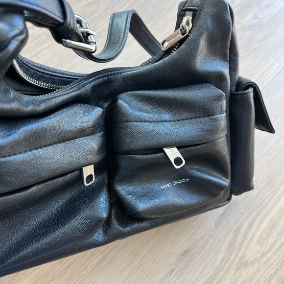 Samo Ondoh Pocket Mug Bag in black - Picture 2 of 3